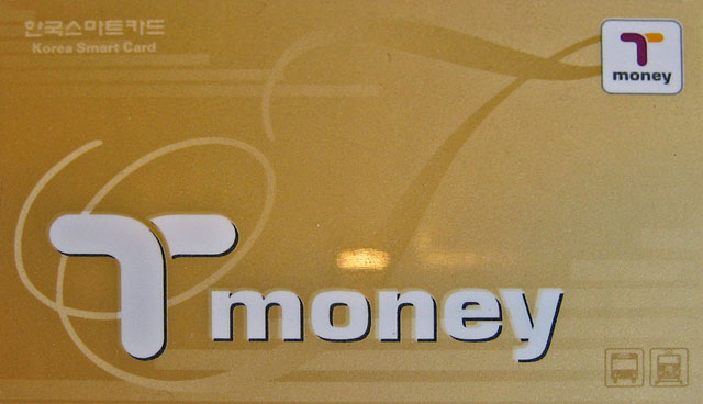 ベーシックな「T-money」（ティー・マネー）のカード（表）
